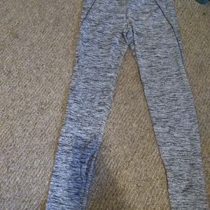 NWOT Gray warm leggings